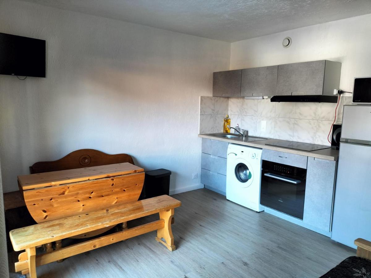 Appartement Meuble Avec Vue Sur Les Montagnes Et Piscine L'Ete Saint-Gervais-les-Bains Exterior foto
